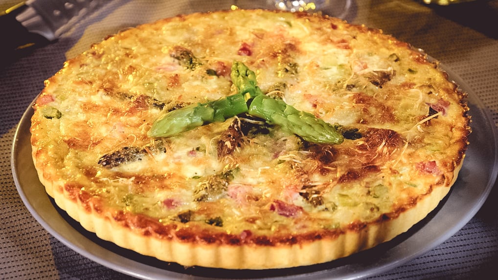 Quiche au jambon et asperges vertes